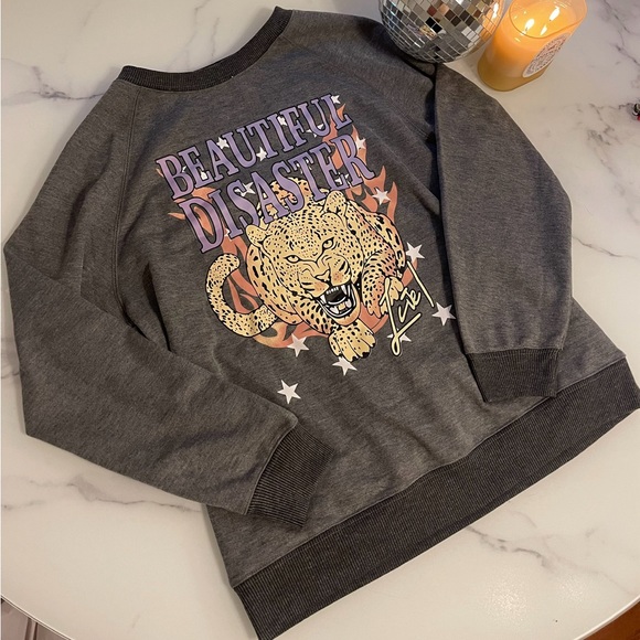 BRAND NEW boutique sweatshirt! so cute! 🤍 - Picture 1 of 2